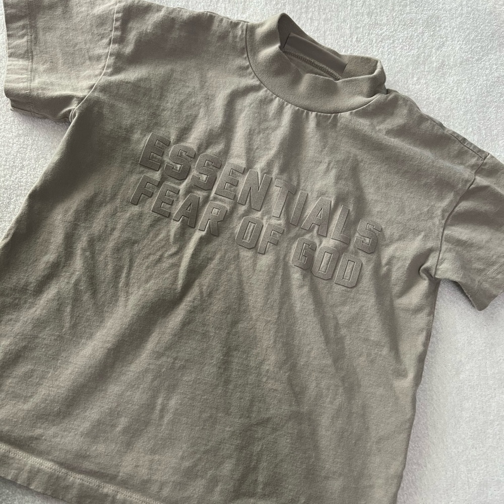 Kids Essentials Tshirt Size 8! Like new only worn once